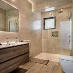 Вилла Dazzling Magorian 4 Bedrooms Spacious Furnished Алмансил