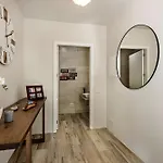 Вилла Dazzling Magorian 4 Bedrooms Spacious Furnished *