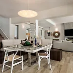 Dazzling Magorian 4 Bedrooms Spacious Furnished Вилла