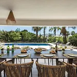 Dazzling Magorian 4 Bedrooms Spacious Furnished * Алмансил
