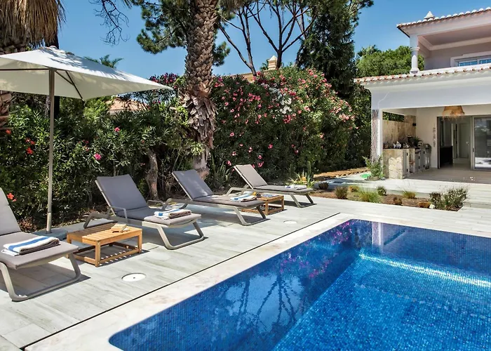 Villa Dazzling Magorian 4 Bedrooms Spacious Furnished *