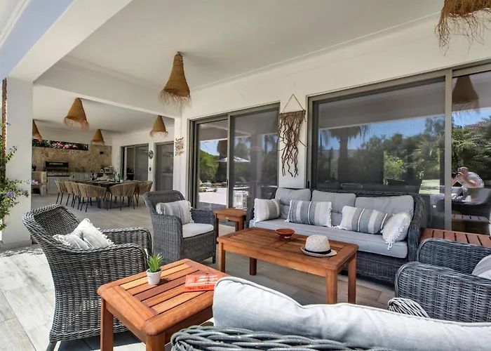 Dazzling Magorian 4 Bedrooms Spacious Furnished Villa