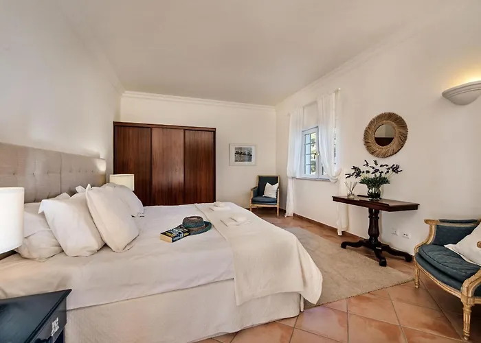 Dazzling Magorian 4 Bedrooms Spacious Furnished Villa *