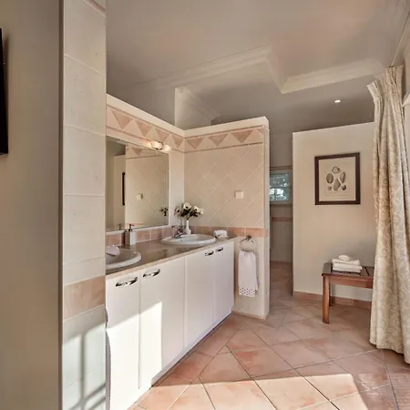 Dazzling Almancil Villa Villa Magorian 4 Bedrooms Spacious Furnished Sun Terrace Private Outdoor Pool Bbq Facilities Shaded Outdoor, Villa Almancil