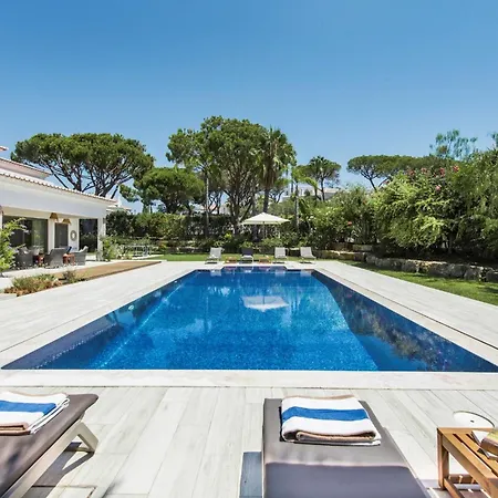 Dazzling Almancil Villa Villa Magorian 4 Bedrooms Spacious Furnished Sun Terrace Private Outdoor Pool Bbq Facilities Shaded Outdoor, Villa Almancil
