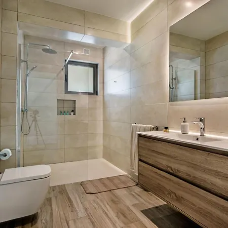 Villa Dazzling Magorian 4 Bedrooms Spacious Furnished Almancil