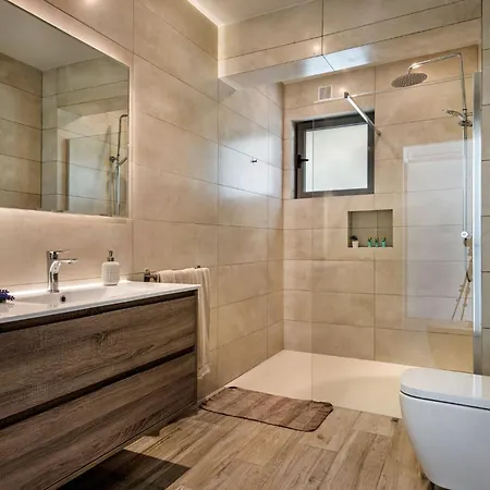 וילה Dazzling Magorian 4 Bedrooms Spacious Furnished אלמנסיל
