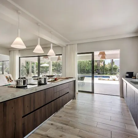 Dazzling Magorian 4 Bedrooms Spacious Furnished Almancil